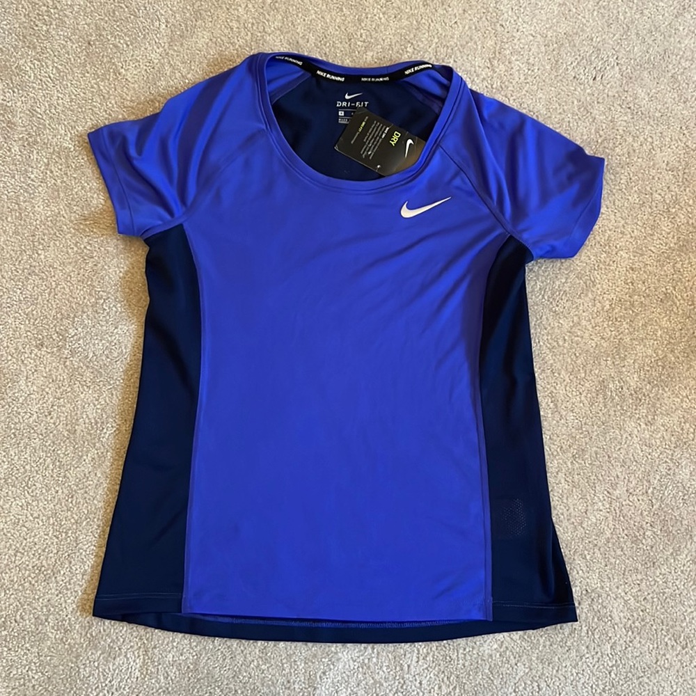 NWT Women’s Nike Dri-Fit shirt size small